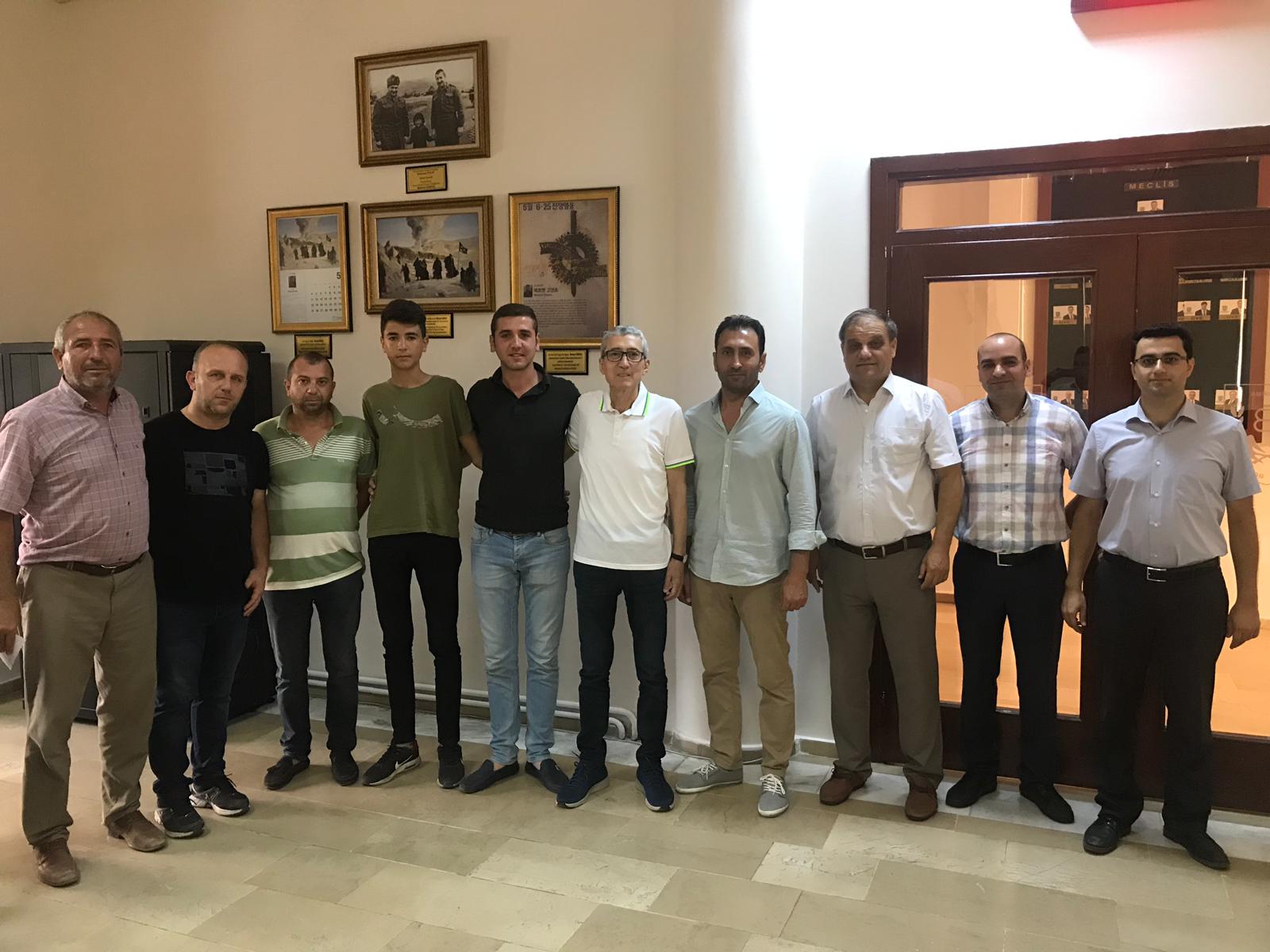 2019 hasat sezonunun ilk ayçiçeği, borsanın elektronik satış salonunda satıldı.