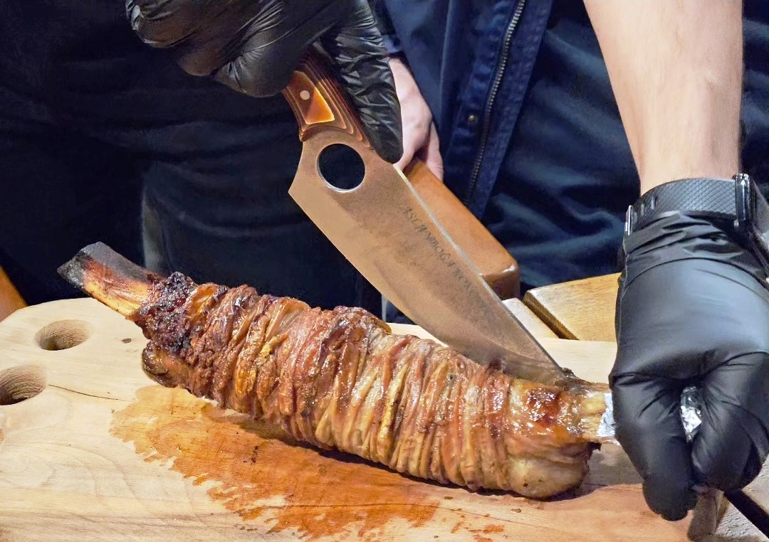 Bu Kokoreç 5000 TL’den Satılıyor! İşte Fransız Lezzet Ödüllü Ünlü “Balıkesir Kokoreci” Balıkesir'de porsiyonu 350 TL'den satılan kokoreç "atom kocco" ve porsiyonu