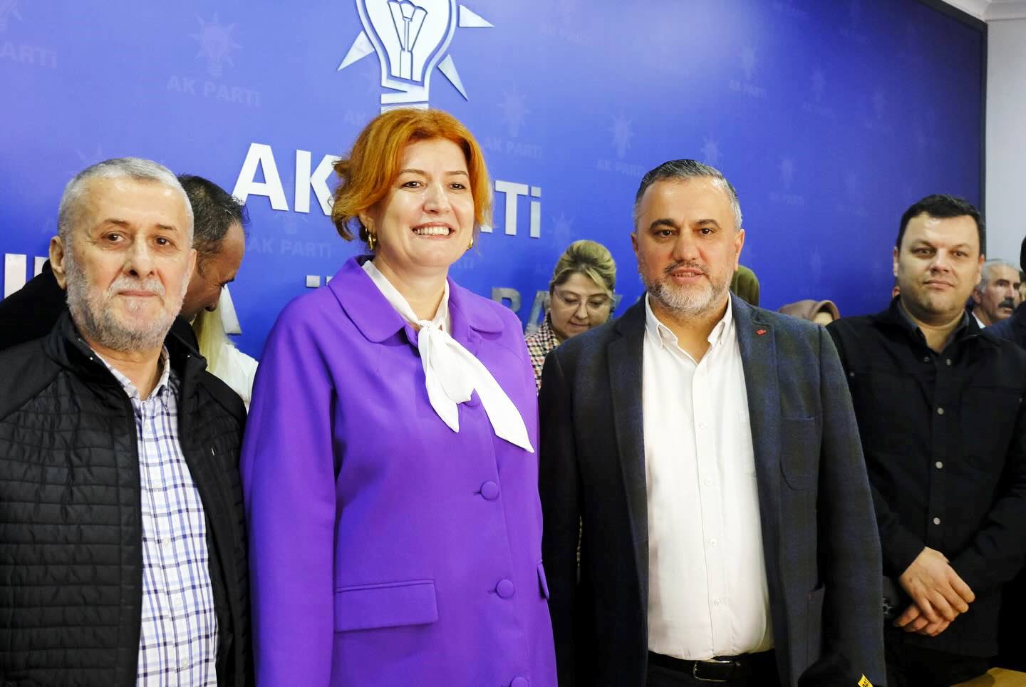 AK Parti Türkiye’deki tüm Büyükşehir ve il belediyelerinin adaylarını açıkladı.