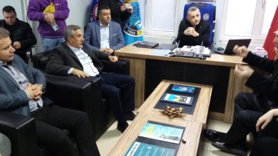 Türkiye’nin en genç Büyükşehir Belediye Başkanı Yücel Yılmaz, gençler için