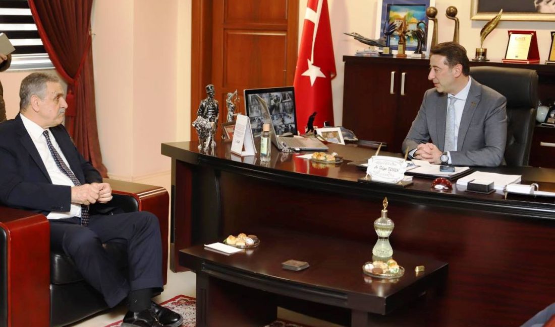 AK Parti Bandırma Belediye Başkan Adayı Cemal Öztaylan, CHP'li Belediye