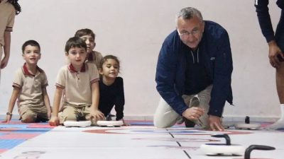 Susurluk Belediyesi, çocukların sporla olan bağlarını güçlendirmek amacıyla okullarda turnuvalar