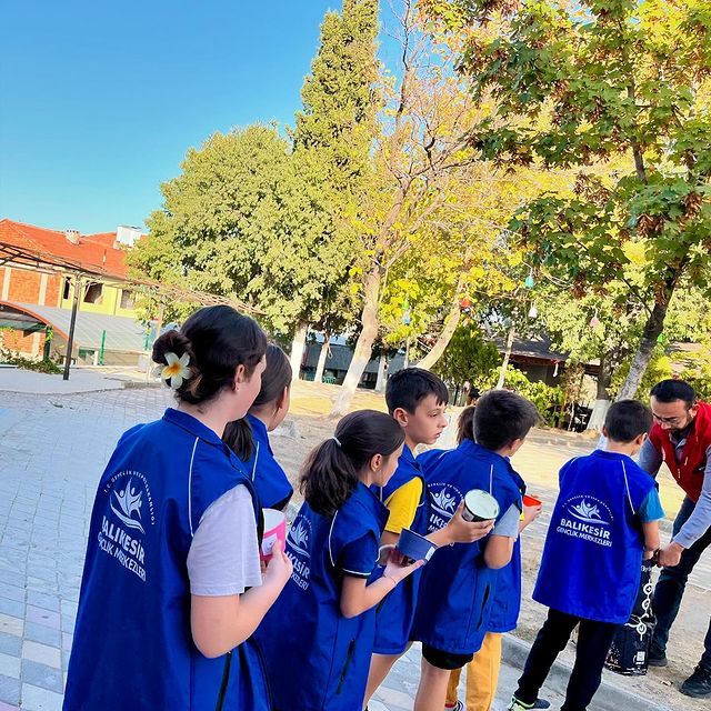 İvrindi Gençlik Merkezi, 4 Ekim Hayvanları Koruma Günü kapsamında anlamlı