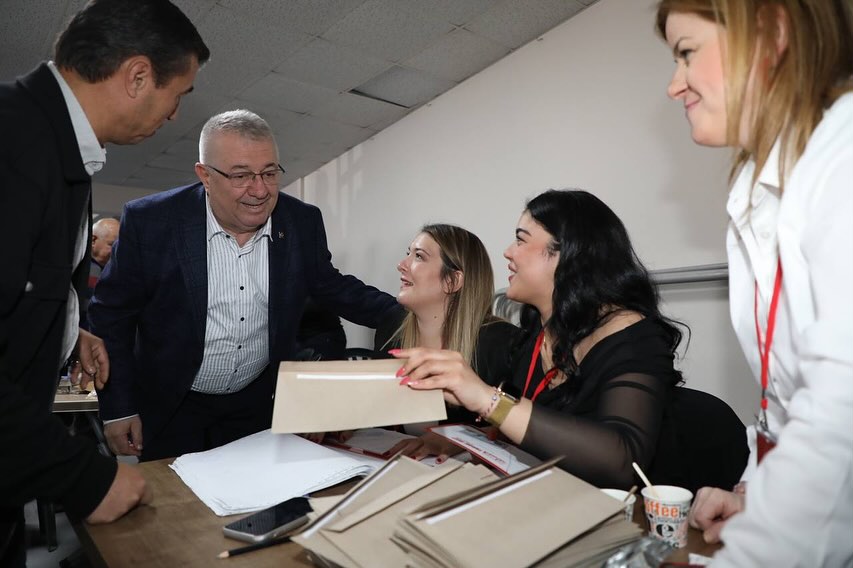 Balıkesir Edremit’te Şok Gelişme: Belediye Başkanı Görevden Alındı Balıkesir’in Edremit