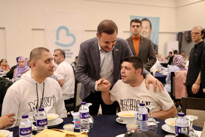 Balıkesir’de Engelsiz Yaşam İçin Söz Balıkesir Büyükşehir Belediye Başkanı Ahmet