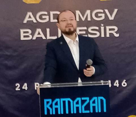 Balıkesir’de Duygusal İftar Sofrası Balıkesir’de Anadolu Gençlik Derneği (AGD) tarafından