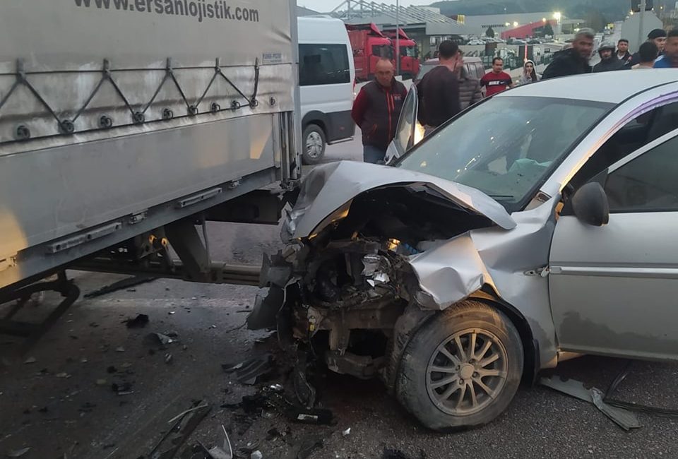 Balıkesir’de Meydana Gelen Kaza Balıkesir’in Savaştepe Yolu üzerindeki Organize Sanayi