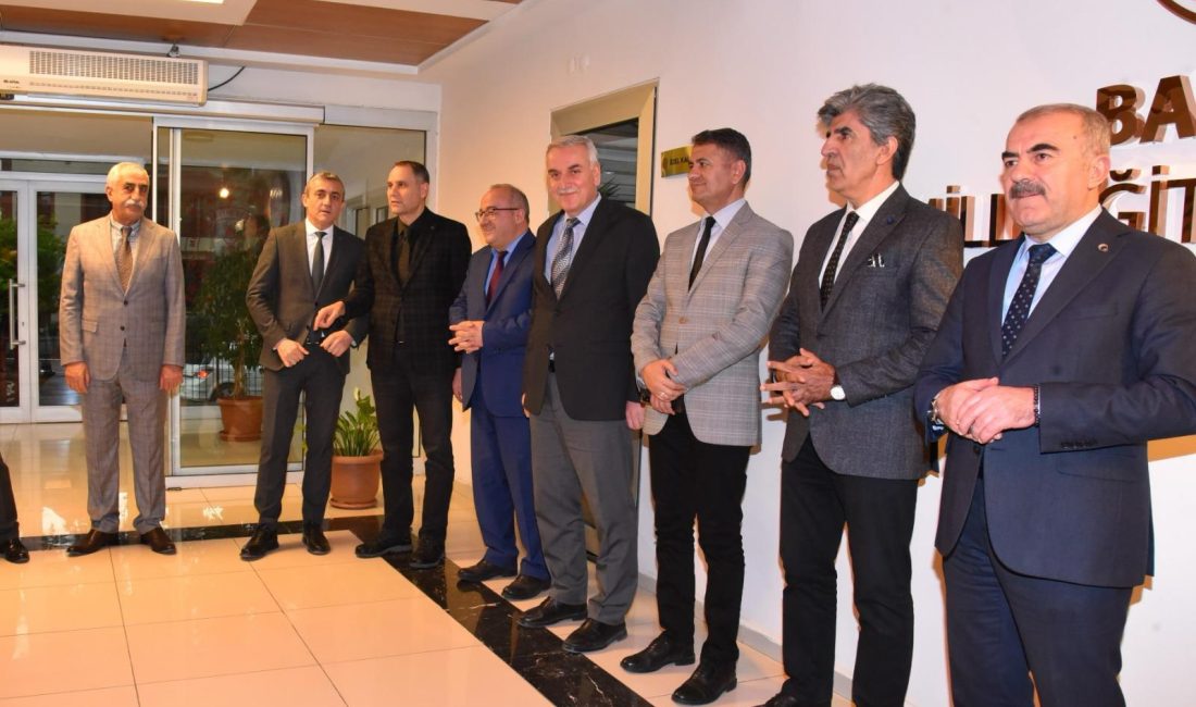 Bayramlaşma Ziyareti Gerçekleşti Balıkesir İl Milli Eğitim Müdürlüğü’nde görevli personel,