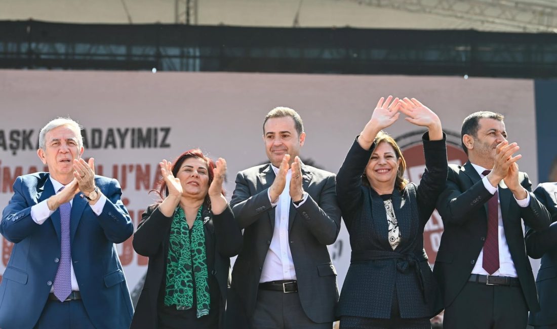 İstanbul Maltepe’de Demokrasi Buluşması Balıkesir Büyükşehir Belediye Başkanı Ahmet Akın,