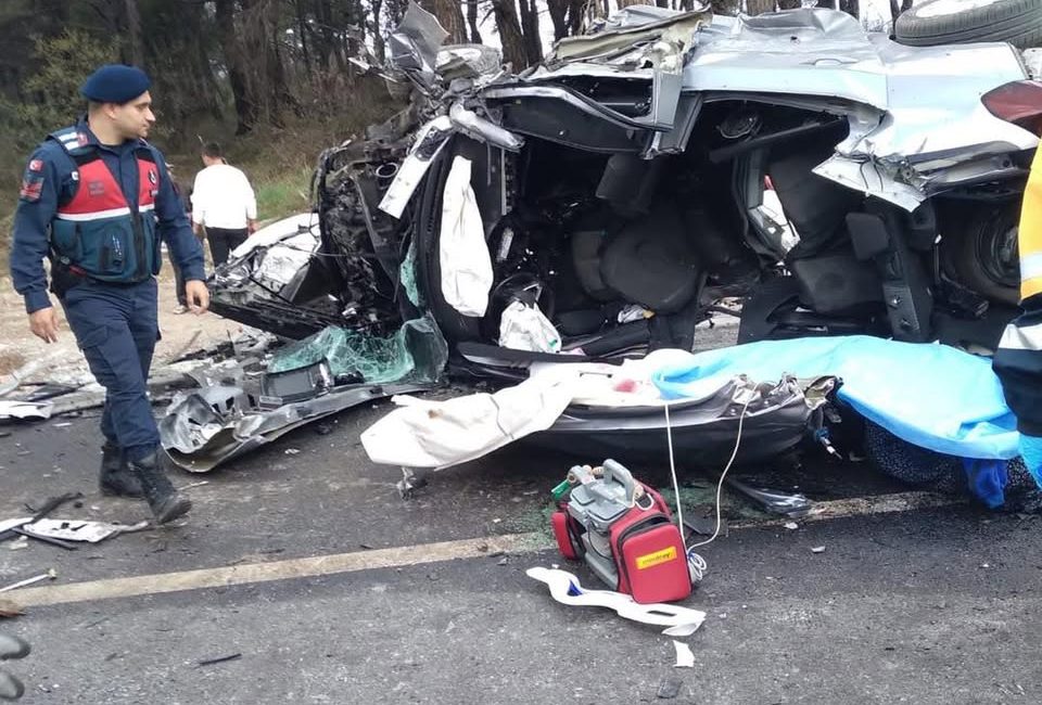 Balıkesir’de Meydana Gelen Zincirleme Trafik Kazası Balıkesir’in Savaştepe ilçesi Soma