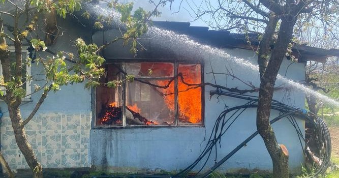 Sındırgı’da Ev Yangını Balıkesir’in Sındırgı ilçesinde meydana gelen yangında tek