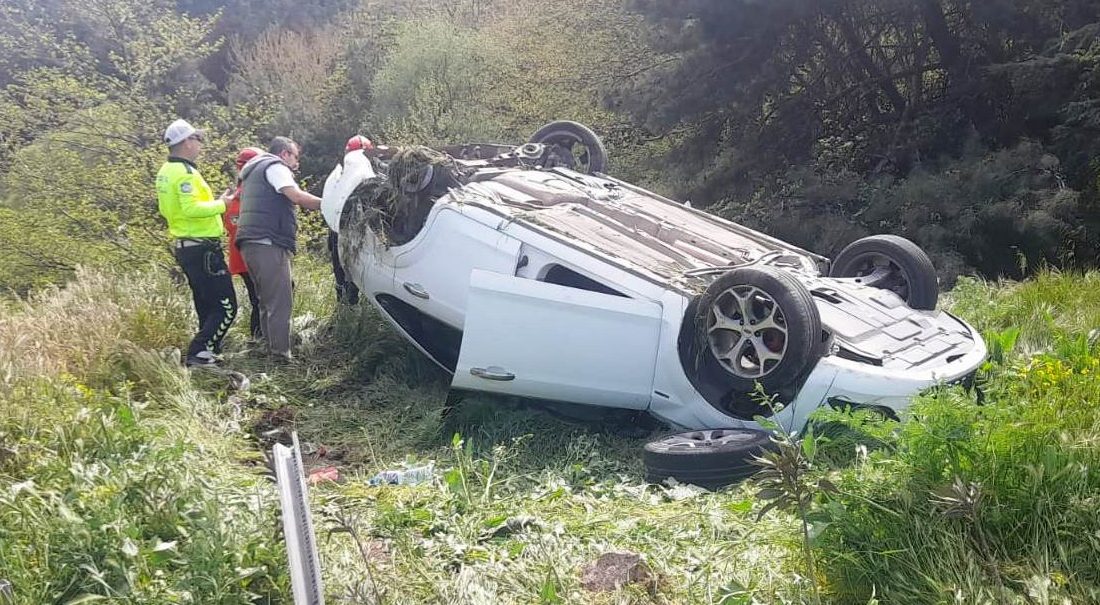 Balıkesir’de Trafik Kazası: Araç Şarampolden Yuvarlandı Balıkesir‘in Karesi ilçesinde meydana