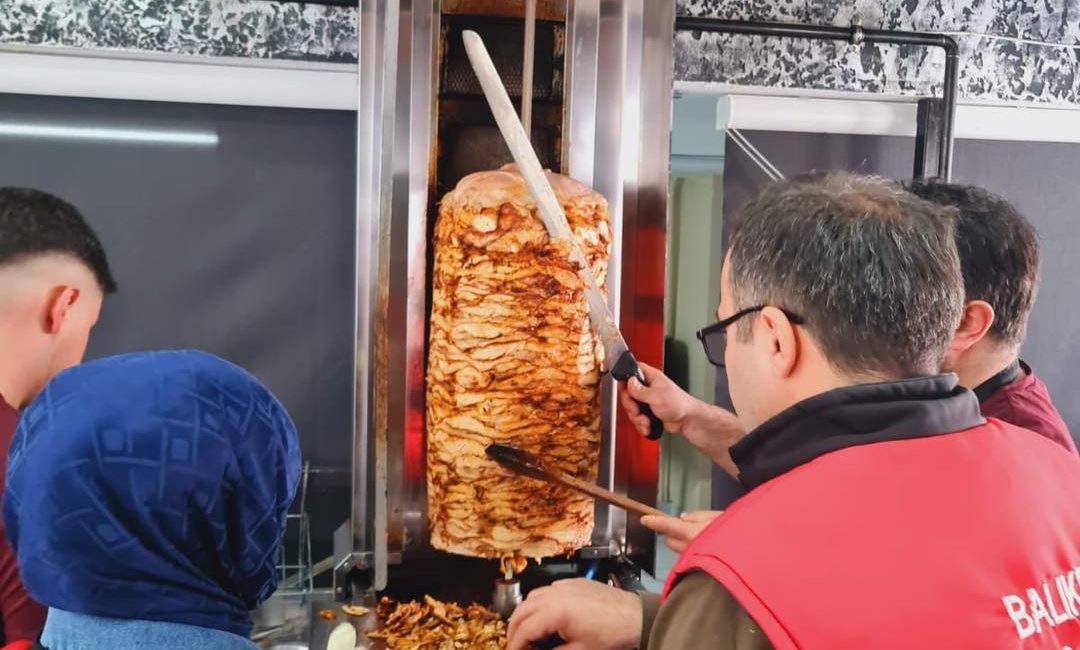 Gönen’de Gıda Güvenliği Kontrolü Devam Ediyor Balıkesir’in Gönen ilçesinde gıda