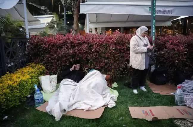 Depremzedeler Güvenli Alanlara Ulaşmakta Zorlanıyor Kahramanmaraş merkezli depremlerin ardından, güvenliğini