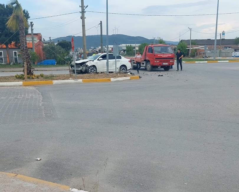 Gönen’de İki Araçlı Zincirleme Kaza: Maddi Hasar Oluştu Balıkesir’in Gönen