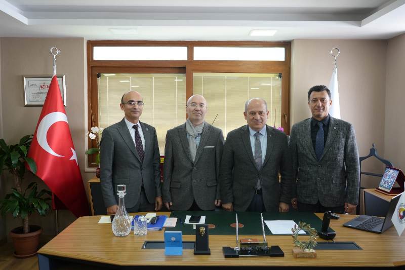 Balıkesir MYO Müdürlerinden ETO’ya Akademik Ziyaret Balıkesir‘deki meslek yüksekokullarının müdürleri,