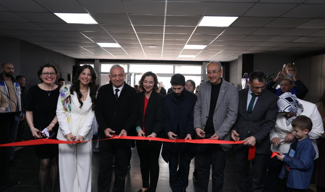 Sanatseverlerin Buluşma Noktası: Tunç Başaran Kültür Merkezi Bandırma Belediyesi, Ezgi