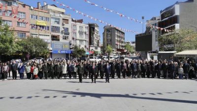 Burhaniye’de Atatürk Anıldı Balıkesir’in Burhaniye ilçesinde, Gazi Mustafa Kemal Atatürk’ün
