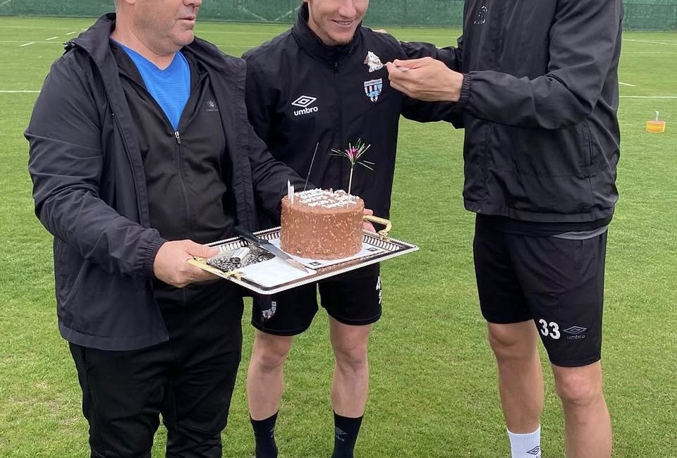 Bandırmaspor’da Futbolcu Mehmet Özcan İçin Doğum Günü Etkinliği Bandırmaspor, antrenman