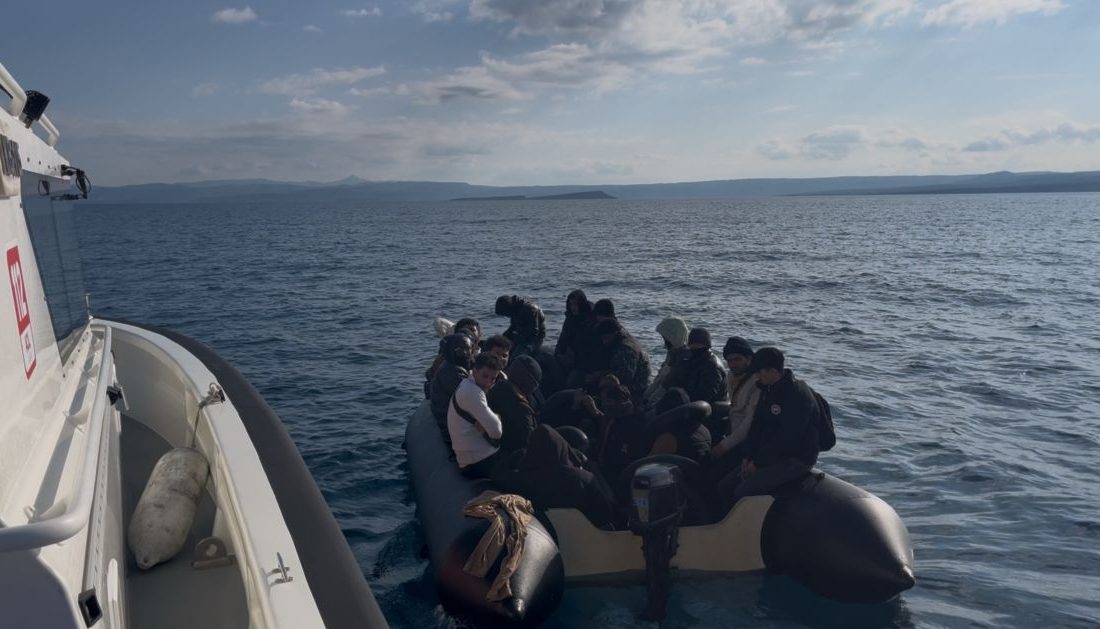Ayvalık’ta Düzensiz Göçmen Girişimi Engellendi Balıkesir’in Ayvalık ilçesi açıklarında yapılan