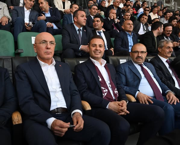 Bandırmaspor’a Yüksek Katılım ve Destek Balıkesir Büyükşehir Belediye Başkanı Ahmet
