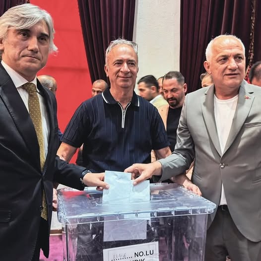 Bandırmaspor, bugün gerçekleştirilen Olağanüstü Genel Kurul’da yeni başkanını seçti. Yapılan