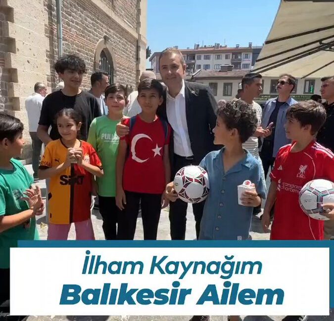 Balıkesir Büyükşehir Belediye Başkanı Ahmet Akın, vatandaşlarla buluşmak için sokaklarda