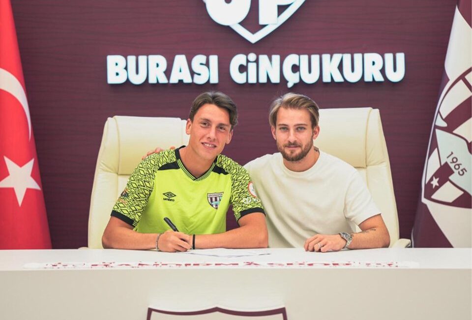 Bandırmaspor, profesyonel futbolcusu Yiğit Zorluer ile 3 yıllık yeni sözleşme