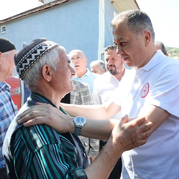 Balıkesir’in Sındırgı ilçesinde meydana gelen 6.1 büyüklüğündeki depremin ardından bölgeye