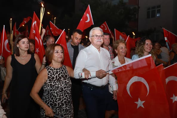Burhaniye’de Zafer Bayramı çeşitli etkinliklerle kutlandı. Haberde yer alan bilgilere