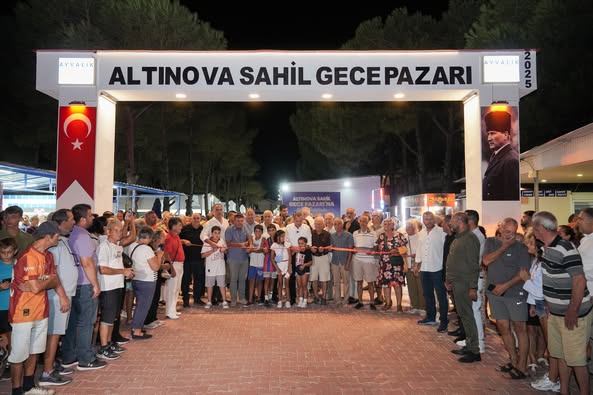 Balıkesir’in Altınova ilçesi, yeni yüzüyle hizmete giren Sahil Gece Pazarı