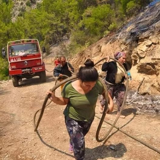 Balıkesir’de yaşanan yangın, Kurtuluş Savaşı’nda cepheye mermi taşıyanların torunlarını anımsatıyor.