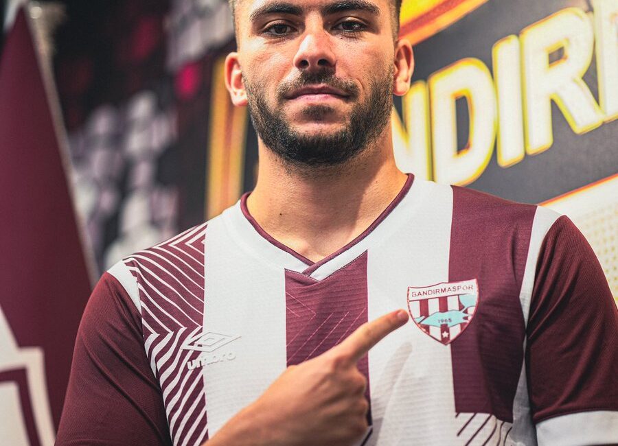 Bandırmaspor, yeni sezon öncesi transfer çalışmalarına hız kesmeden devam ediyor.