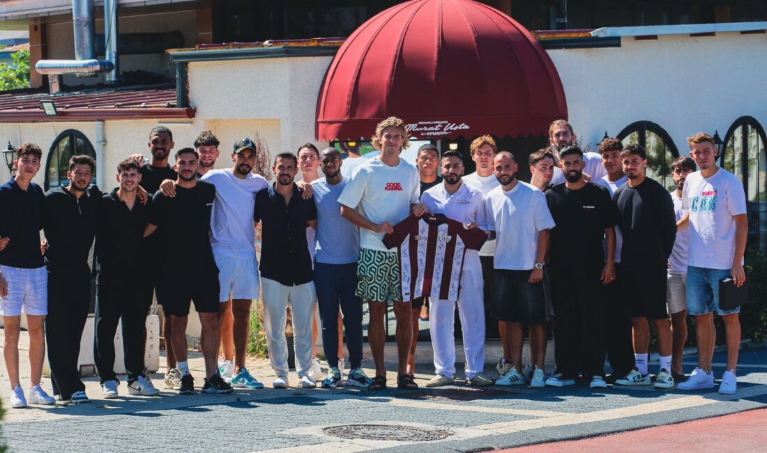 Bandırmaspor, bugünkü antrenmanını tamamlamasının ardından özel bir yemek organizasyonu düzenledi.