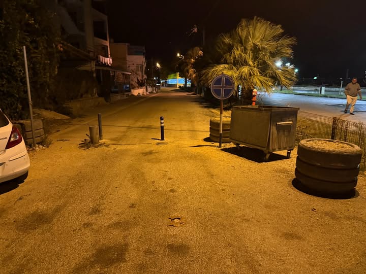 Mahallelinin Ulaşım Hattı Kapandı Balıkesir’in Erdek ilçesine bağlı Narlı Mahallesi’nde,