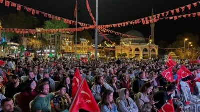 Bandırma’da Milli Takım Final Coşkusu Bandırma, milli takımımızın tarihi final