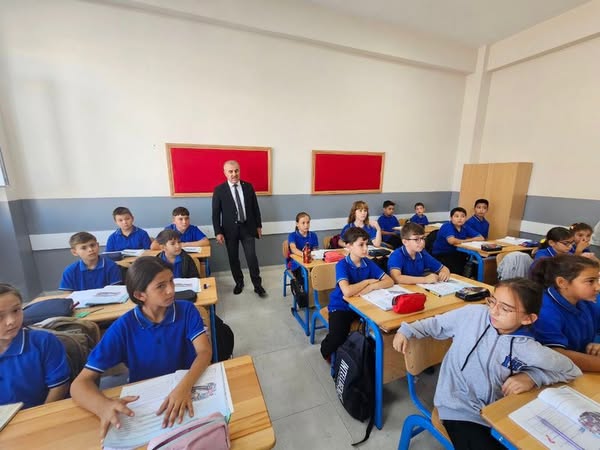 Balıkesir İl Millî Eğitim Müdürü Murat Demir, Sındırgı ilçesindeki eğitim