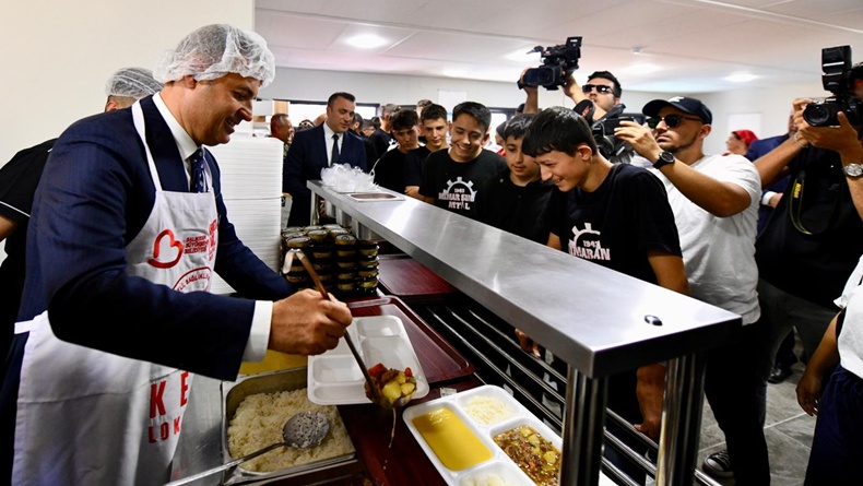 Balıkesir Büyükşehir Belediyesi, öğrencilerin beslenme ihtiyacını karşılamak amacıyla Yakın Mutfak