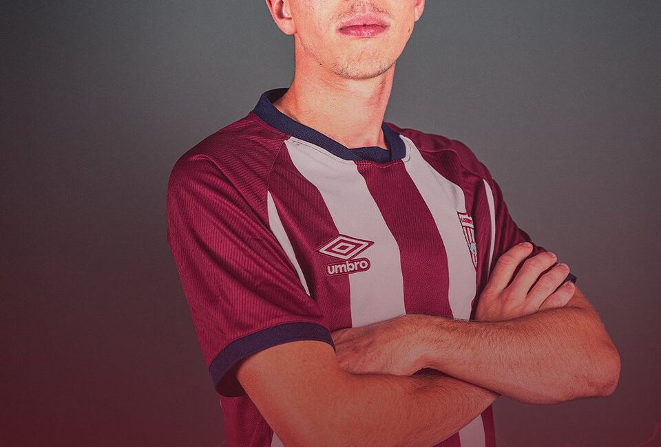 Bandırmaspor, profesyonel futbolcu İsmail Yahşi ile 3 yıllık sözleşme imzaladı.