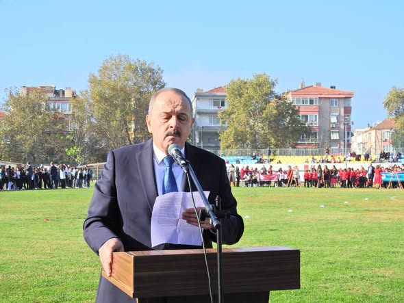 Erdek’te Cumhuriyet Bayramı’nın 102. yıl dönümü düzenlenen törenlerle coşku içinde