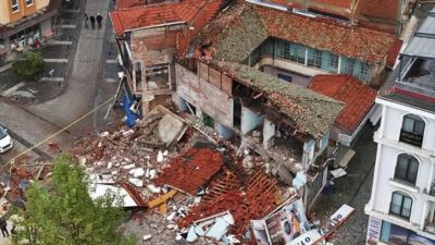Gönende Meydana Gelen Depremde Hasar ve Yaralanmalar Balıkesir’in Sındırgı ilçesinde