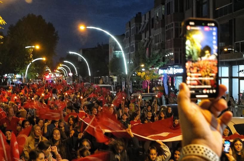 Gönen’de 29 Ekim Cumhuriyet Bayramı kutlamaları kapsamında bu akşam düzenlenecek