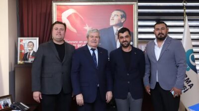 Bandırma Belediyesi’nde Siyasi Ziyaret Bandırma Belediyesi, CHP İlçe Yönetim Kurulu