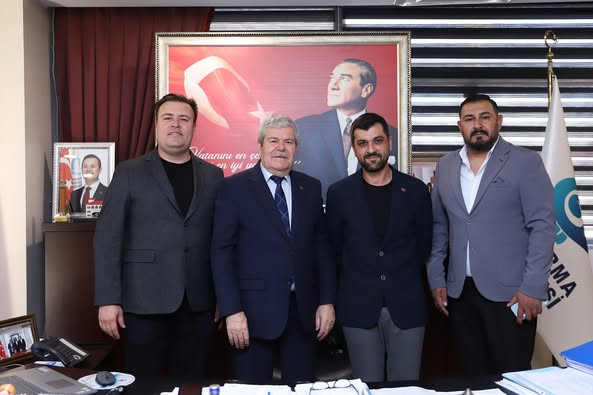 Bandırma Belediyesi’nde Siyasi Ziyaret Bandırma Belediyesi, CHP İlçe Yönetim Kurulu