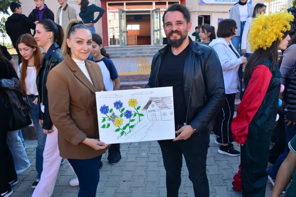 Balıkesir Üniversitesi Öğrencilerinden Köy Okuluna Destek Balıkesir Üniversitesi (BAÜN) Kütüphane