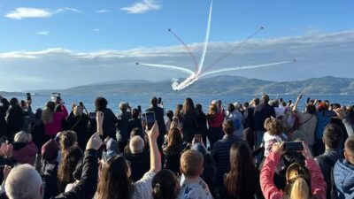Bandırma’da Gökyüzü Şöleni Bandırma’da vatandaşlar, Türk Silahlı Kuvvetleri’nin gökyüzündeki nefes