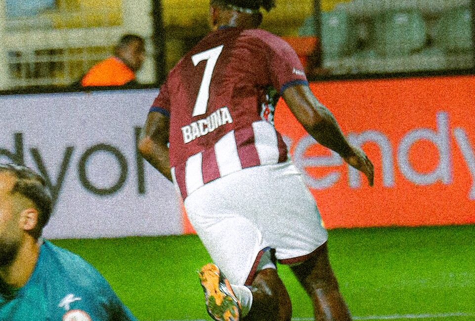 İstanbulspor ile Bandırmaspor arasında oynanan 1. Lig mücadelesi, heyecan dolu
