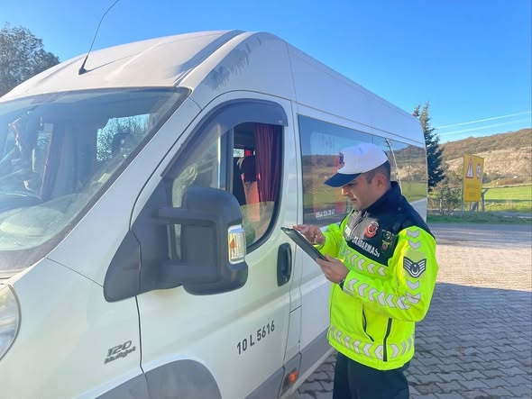 Balıkesir İl Jandarma Komutanlığı, il genelindeki öğrencilerin güvenliğini sağlamak amacıyla
