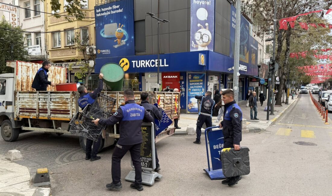 Bandırma Belediyesi, kentte vatandaşların güvenli ve rahat bir şekilde yürüyebilmesini