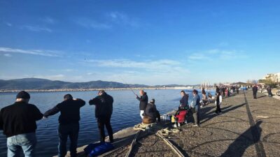 Bandırma kıyılarında deniz tutkunlarını ve balıkçılık sektörü temsilcilerini sevindiren haber